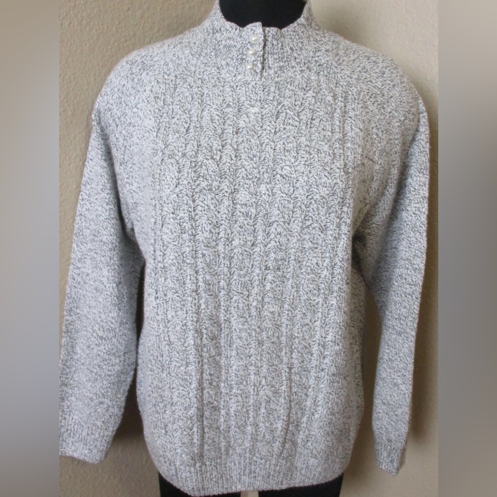 Karen Scott women’s Light Gray Zip Up Sweater